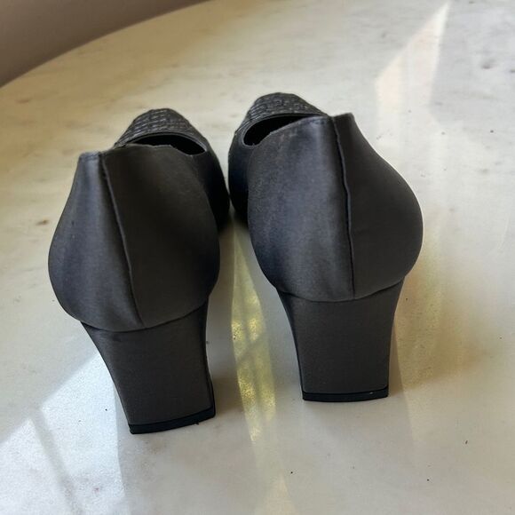 Talbots Gray fabric Women's Heels 8AA - Picture 4 of 12